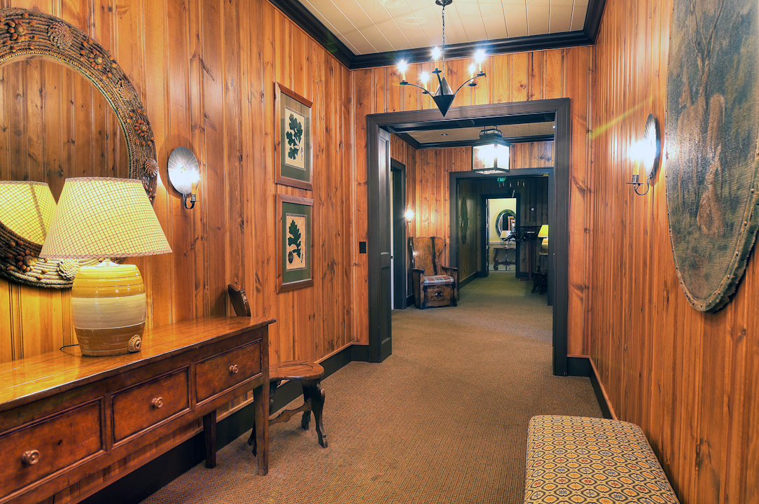 Professional Resort Photography and Video - Hotel Lodge Hall way