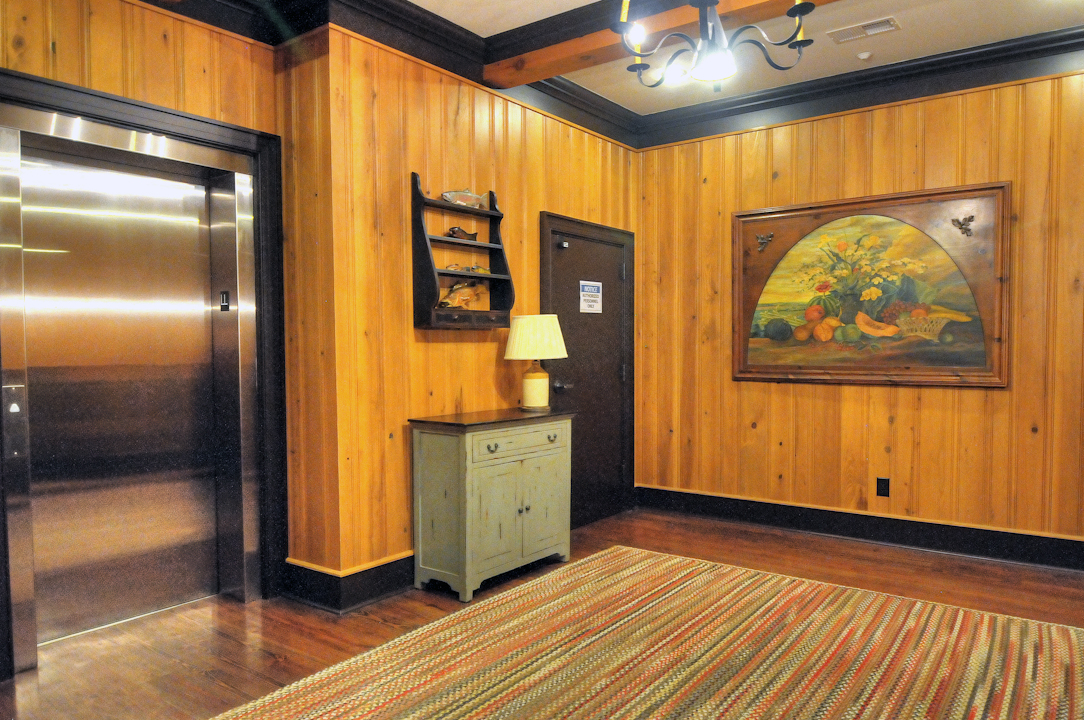 Professional Resort Photography and Video - Hotel elevator lobby