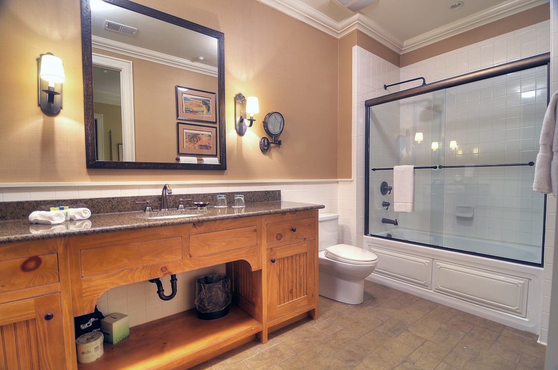 Professional Resort Photography and Video - hotel room bath